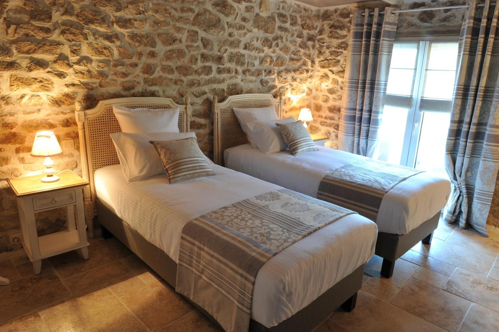 Le Mas Terre Des Anges Sarrians Δωμάτιο φωτογραφία